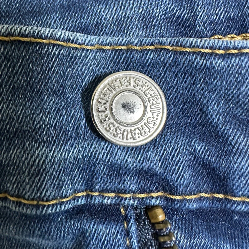 Levis 502 Regular Taper Jeans Mens 30x31 Medium Wash Blue WaterLess Denim